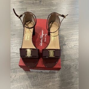 👠Salvatore Ferragamo /Gavina Burgundy heels 👠